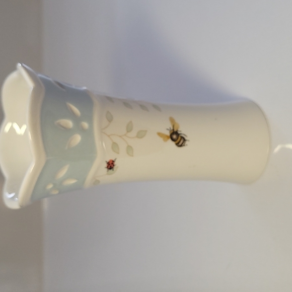 Lenox  butterfly Meadow vase - Picture 2 of 3